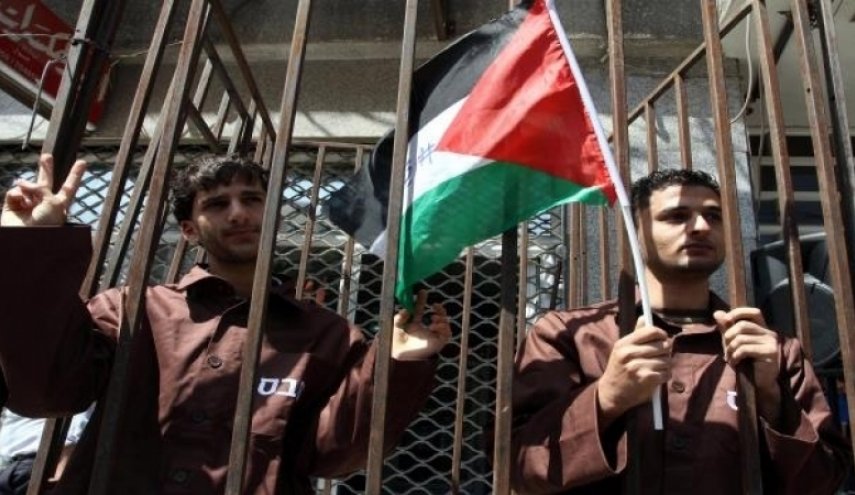 2000 أسير فلسطيني يبدأون الإضراب عن الطعام في سجون الاحتلال في أول أيام شهر رمضان