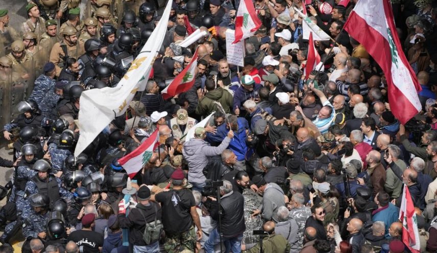 تظاهرات صدها لبنانی در اعتراض به وخامت بحران اقتصادی