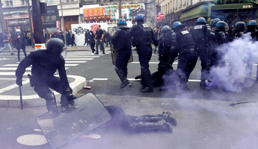 تظاهرات میلیونی در فرانسه؛ ۱۲۳ پلیس زخمی و ۸۰ معترض در فرانسه بازداشت شدند