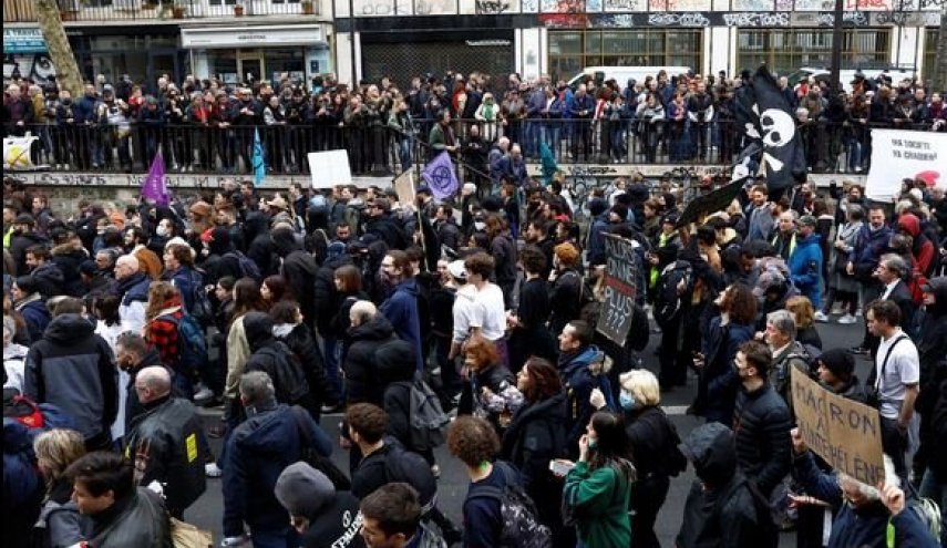 اعتراضات میلیونی در فرانسه از کنترل خارج شد

