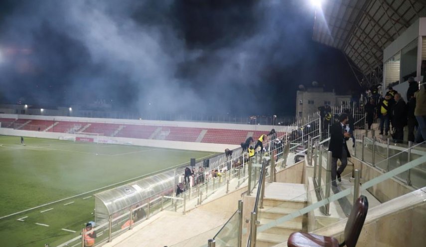 حمله نظامیان صهیونیستی با گاز اشک آور به استادیوم ورزشی در قدس