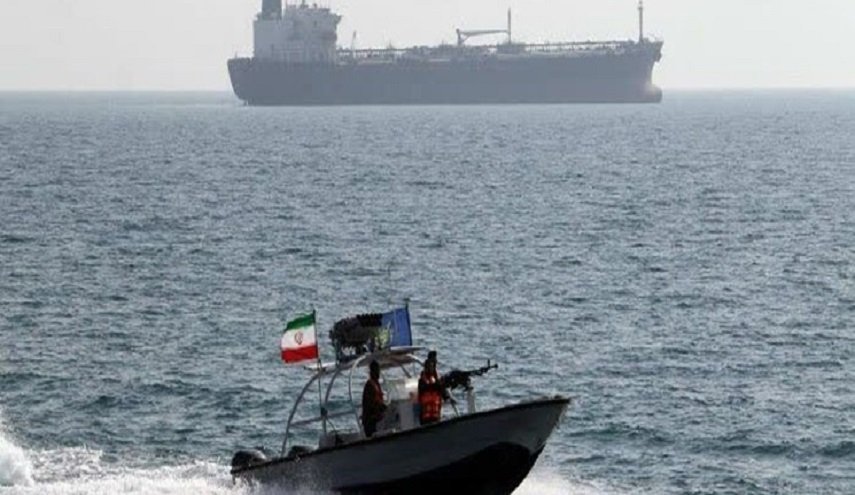 ضبط سفينة أجنبية تحمل 125 ألف لتر من الوقود في الخليج الفارسي