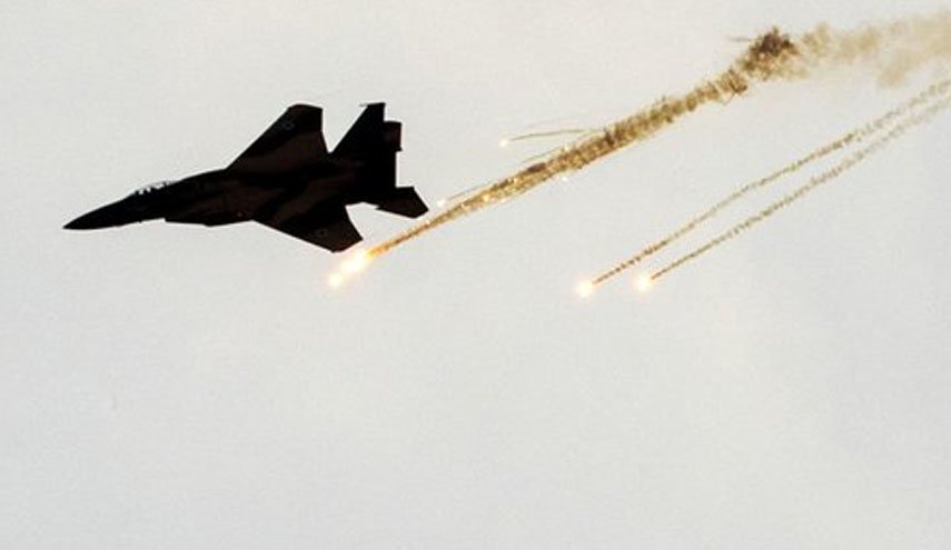 شلیک موشک مقاومت به سمت جنگنده اسرائیلی بر فراز غزه