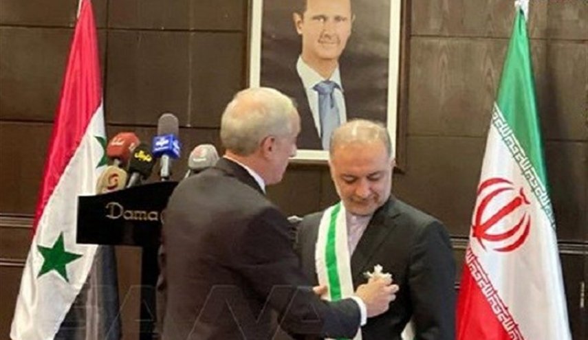 اعطای نشانی درجه ممتاز سوریه به سفیر ایران در دمشق