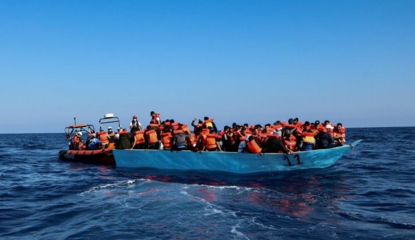 قارب يقل نحو 400 مهاجر يضل طريقه بين مالطا وليبيا