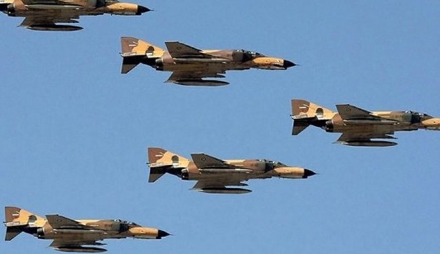 القوة الجوية الايرانية: أكثر من 40 مقاتلة تشارك في استعراض يوم الجيش
