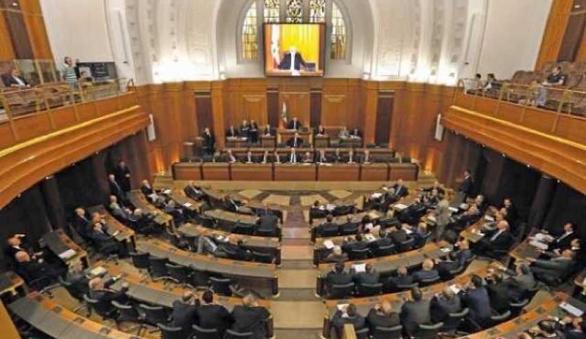 پارلمان لبنان به تعویق انتخابات شهرداری‌ها رای داد