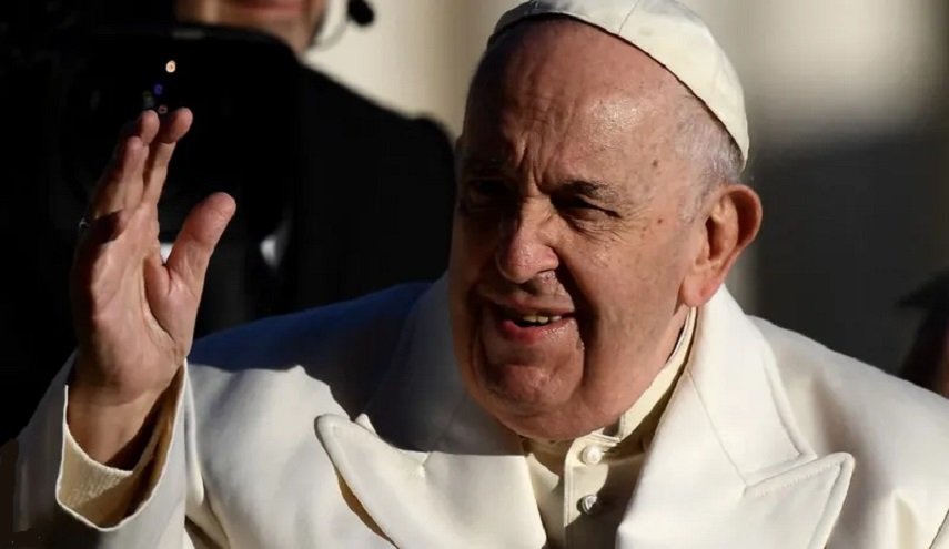 البابا فرنسيس يدعو لوقف العنف وإستئناف الحوار في السودان 