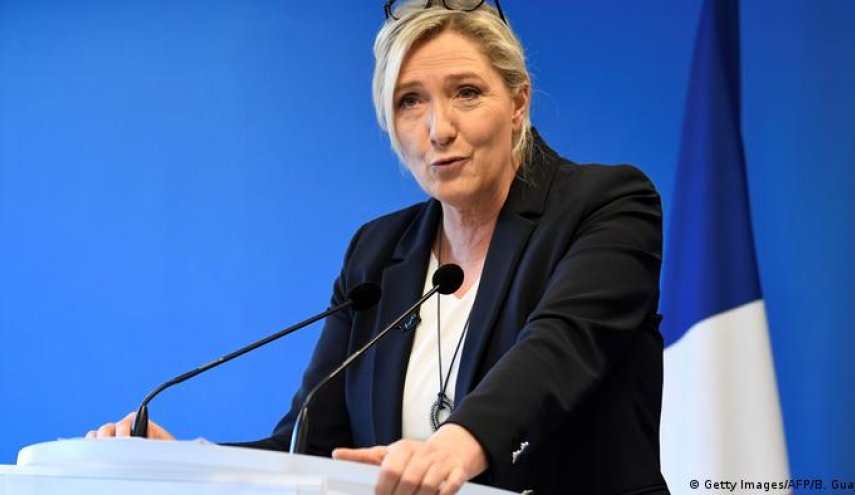 ماكرون: لوبان قد تصل إلى السلطة في فرنسا عام 2027

