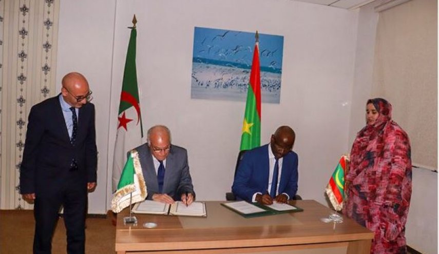 توقيع مذكرة تفاهم بين 'الجزائر وموريتانيا' لتعزيز التنسيق السياسي بينهما
