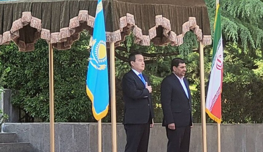 مخبر: بحثنا التبادل التجاري بالعملات المحلية مع كازاخستان