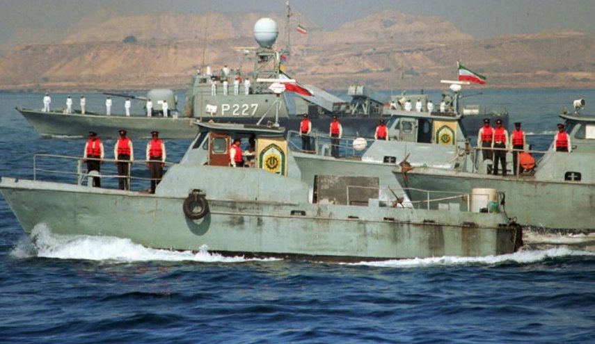 البحرية الإيرانية تحتجز سفينة تنقل حمولة أمريكية في خليج عمان