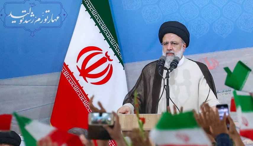 رئیسي: ينبغي تواصل زيادة قدرة ايران على إنتاج النفط