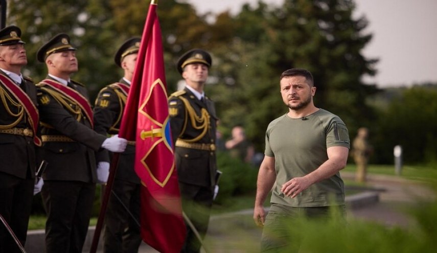 زيلينسكي: أوقات صعبة تنتظر القوات الأوكرانية

