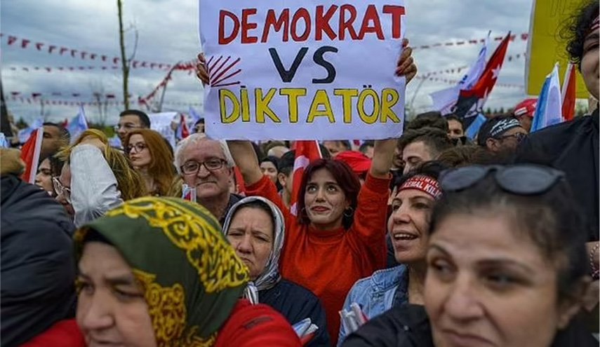 گزارش: ترکیه به یک همه‌پرسی مهم درباره حکومت دو دهه‌ای اردوغان نزدیک می‌شود