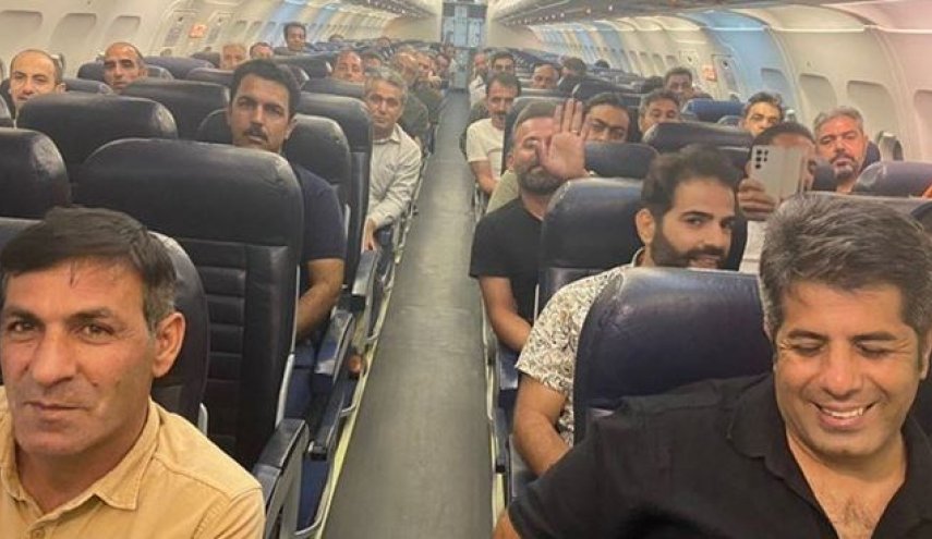 عودة 65 مواطنا إيرانيا إلى البلاد تم إجلاءهم من السودان