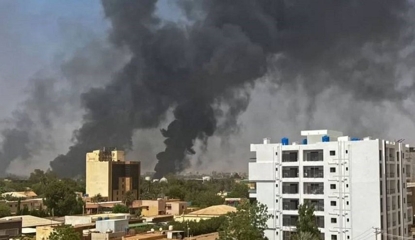 تجدد الاشتباكات المسلحة وتحليق للطيران العسكري في الخرطوم