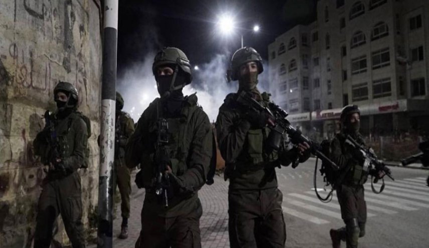 قوات الاحتلال تشن حملة اعتقالات بالضفة والقدس


