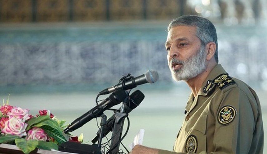 قائد الجيش الايراني: فترة الدفاع المقدس عبرة لأعداء الشعب الايراني