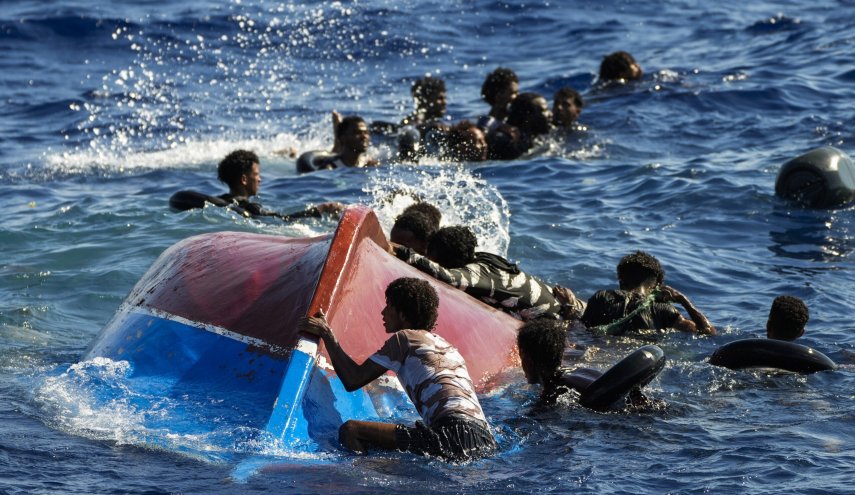 تونس تعلن انتشال 14 جثة لمهاجرين غرقوا في البحر