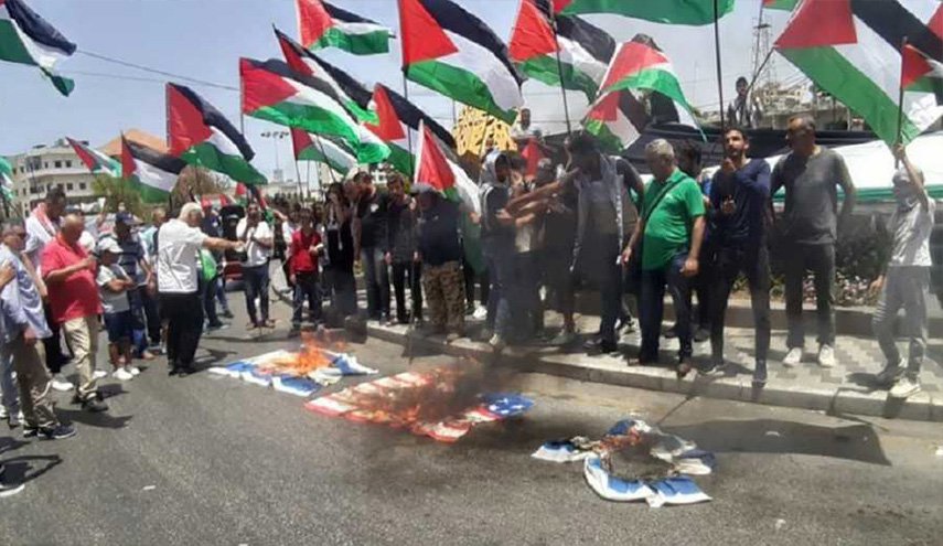العلم الفلسطيني.. دعوات لرفعه في كافة الساحات ردًّا على مسيرة أعلام التهويد