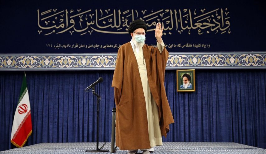قائد الثورة : الهدف من الحج هو توحيد الأمة الإسلامية مقابل الكفر والظلم والغطرسة 