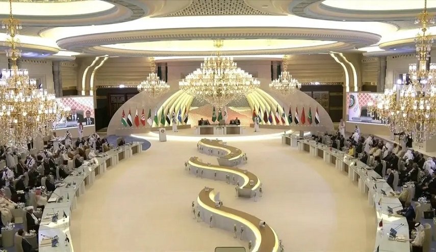 انطلاق أعمال القمة العربية الـ 32 في جدة
