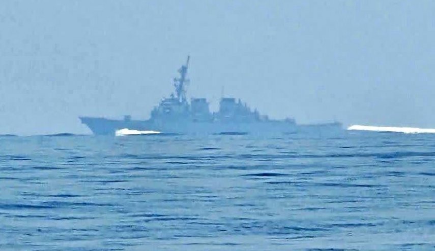 حرس الثورة الإسلامية ينشر صور رصد السفينة الأمريكية هاميلتون 