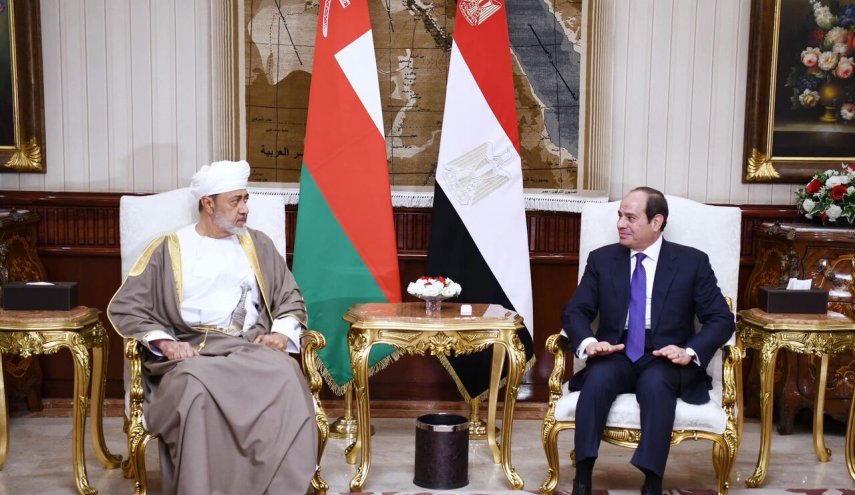 گفت وگوی سلطان عمان با رئیس جمهور مصر درباره مسائل منطقه‌ای