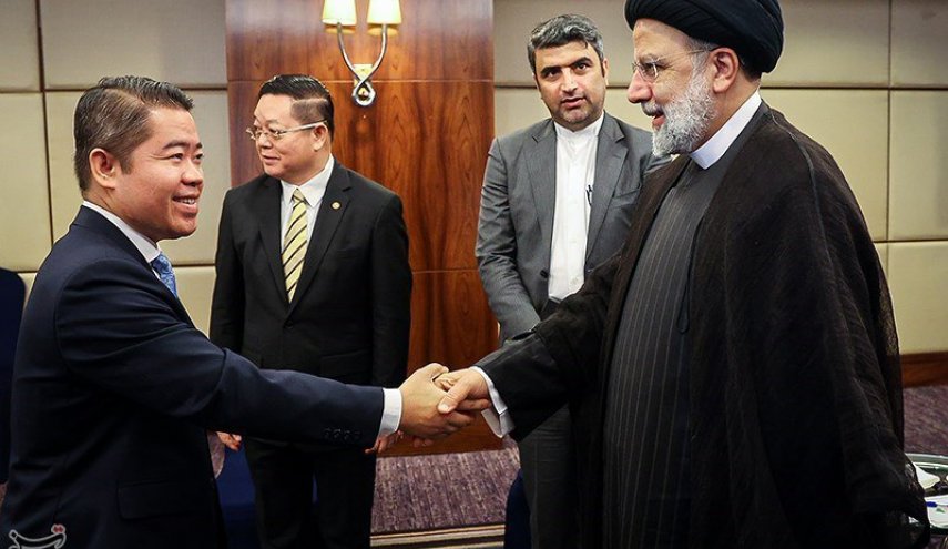 رئيسي يؤكد على تعزيز التعاون بين إيران ورابطة الآسيان