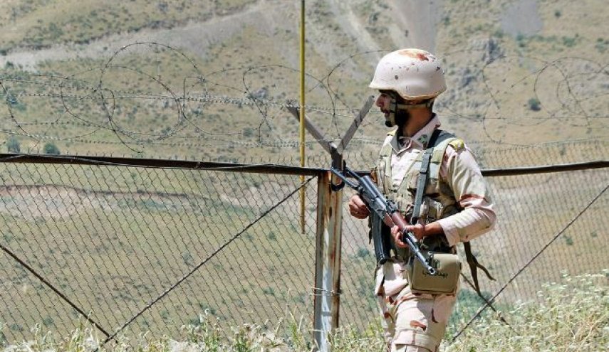 قائد امني : قوات طالبان اطلقت النار على مقر للشرطة في 