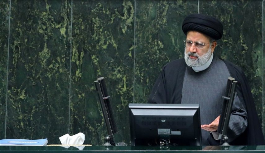 الرئيس الإيراني يحضر اجتماع البرلمان غدا الثلاثاء