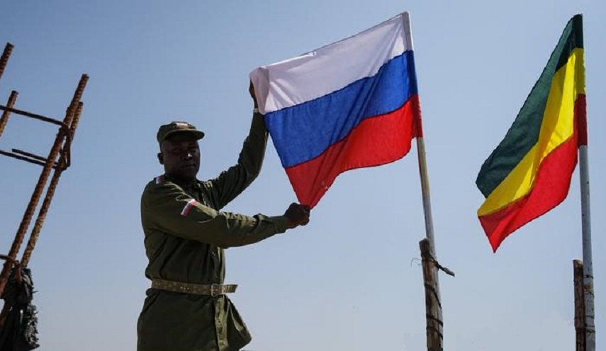 أفريقيا الوسطى تبحث مع مسكو بناء قاعدة عسكرية روسية في أراضيها
