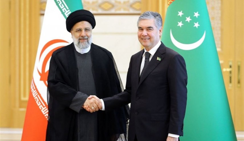 رئيس مجلس تركمانستان يصل إلى طهران