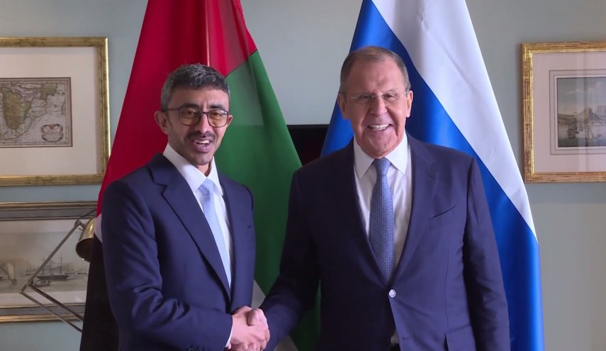 محادثات بين وزير الخارجية الروسي ونظيره الإماراتي في كيب تاون

