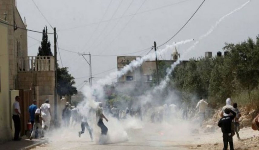 سرکوب تظاهرات فلسطینیان در کرانه باختری و زخمی شدن دهها فلسطینی