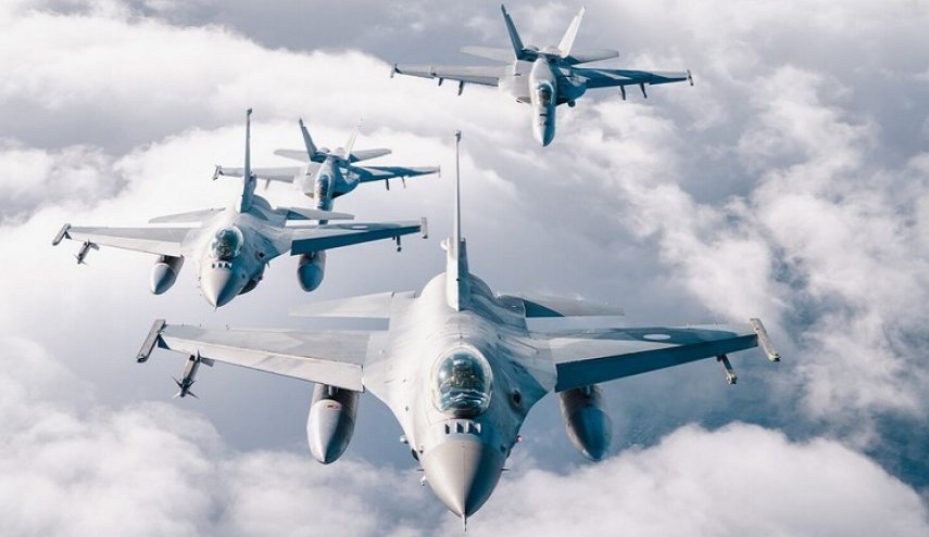 الدفعة الأولى من الطيارين الأوكرانيين تتدرب في بريطانيا على مقاتلات F-16