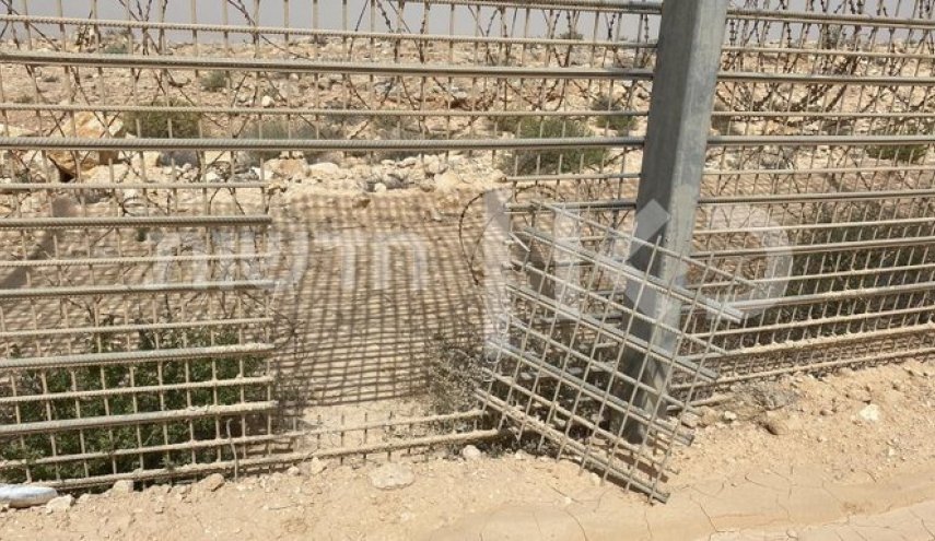 صورة الممر الذي صنعه الجندي المصري ليتسلل إلى جنود الإحتلال