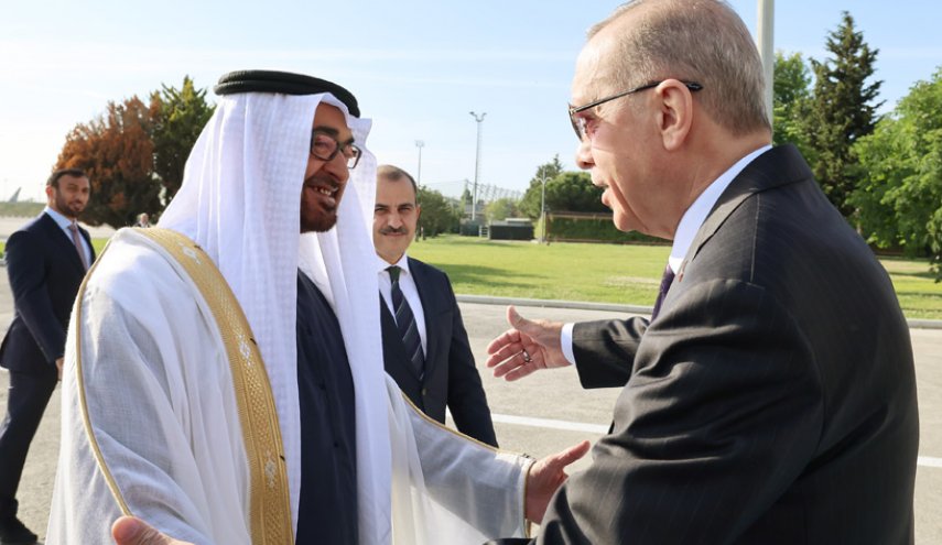 الرئيس الإماراتي يصل تركيا ويلتقي أردوغان