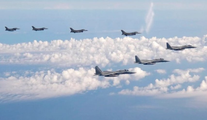 جنگنده‌های چین از تنگه تایوان عبور کردند