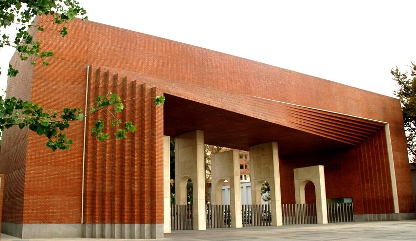 جامعة 'شريف' الإيرانية الأولى في أولمبياد 'بتروكب' للجامعات