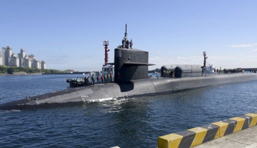 زیردریایی هسته ای آمریکا در کره جنوبی پهلو گرفت
