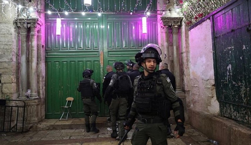 حماس: اقتحام المصلى القبلي وإخراج المعتكفين منه جريمة خطيرة 