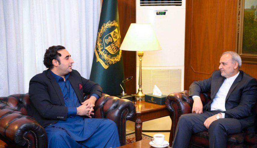 السفير الإيراني الجديد يقدم نسخة من أوراق اعتماده إلى وزير خارجية باكستان