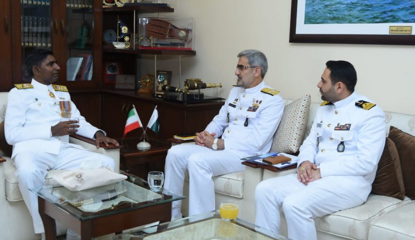 دیدار هیات نظامی ایران با رئیس آکادمی نیروی دریایی پاکستان در کراچی

