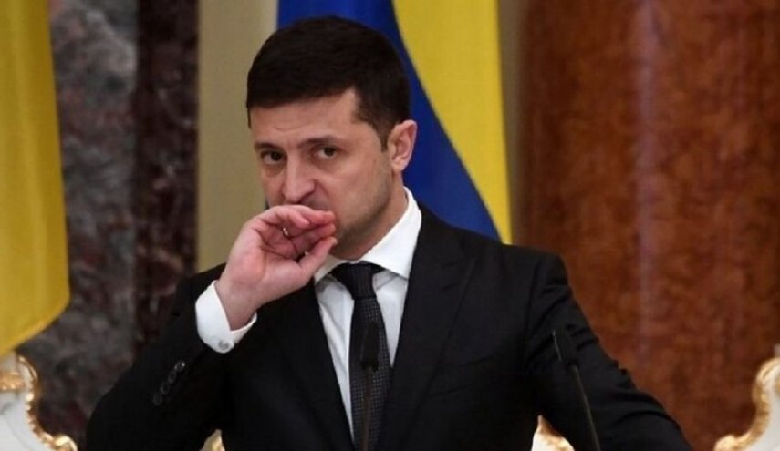 برلماني أوروبي يتحدث عن بيع زيلينسكي لأراضي أوكرانيا