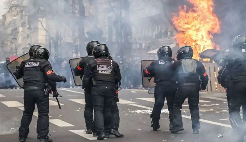 شمار بازداشتی‌ها اعتراضات فرانسه به ۴۲۱ نفر رسید