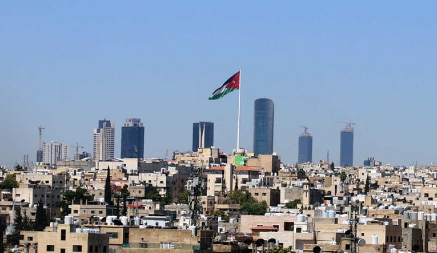 السلطات الأردنية تكشف سبب انبعاث روائح 'كيميائية' في عمان
