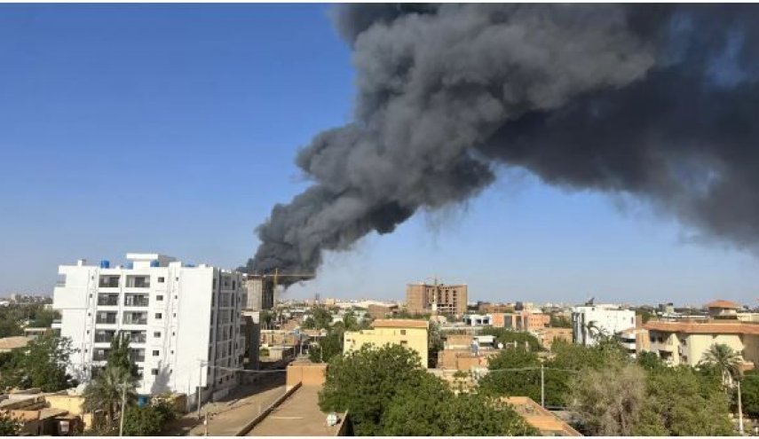 سودان | پرواز بمب افکن ها بر فراز خارطوم/ شنیده شدن صدای چند انفجار پی در پی در جنوب شهر ام درمان