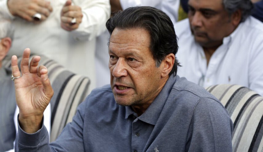 مفوضية الانتخابات الباكستانية تصدر مذكرة باعتقال عمران خان